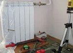 Установка радиатора отопления своими руками: правила и способы установки